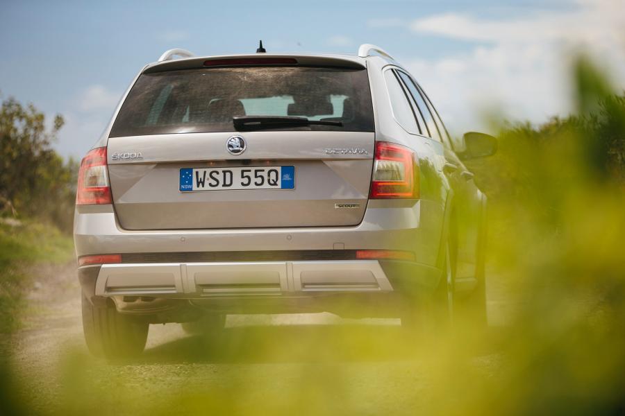  Skoda Octavia Scout 2015 года  (AU) (фото 6 из 30)